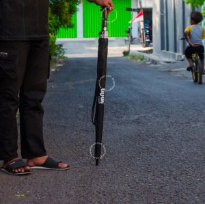 Handle menggunakan spons yang nyaman digenggam