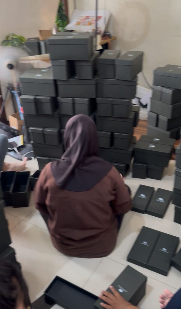 Percetakan di Surabaya, yang bisa mengerjakan hardbox dengan cepat